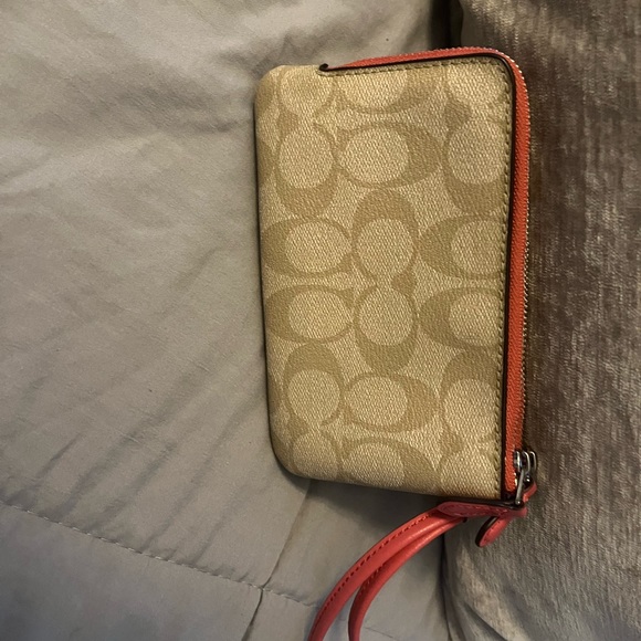 Wristlet Coach Wallet - Picture 2 of 2